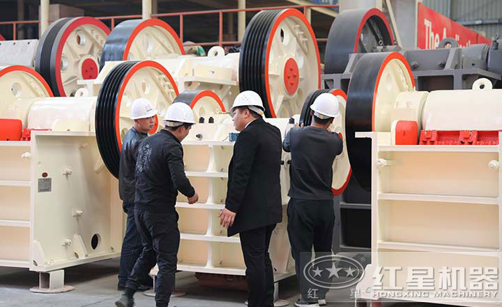 用戶來廠考察，多種設備型號讓用戶眼見為實